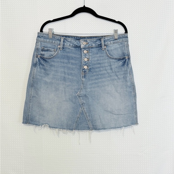 Old Navy Dresses & Skirts - Old Navy Button Fly Denim Mini Skirt Raw Hem Y2K Light Wash High-Rise Plus | 14